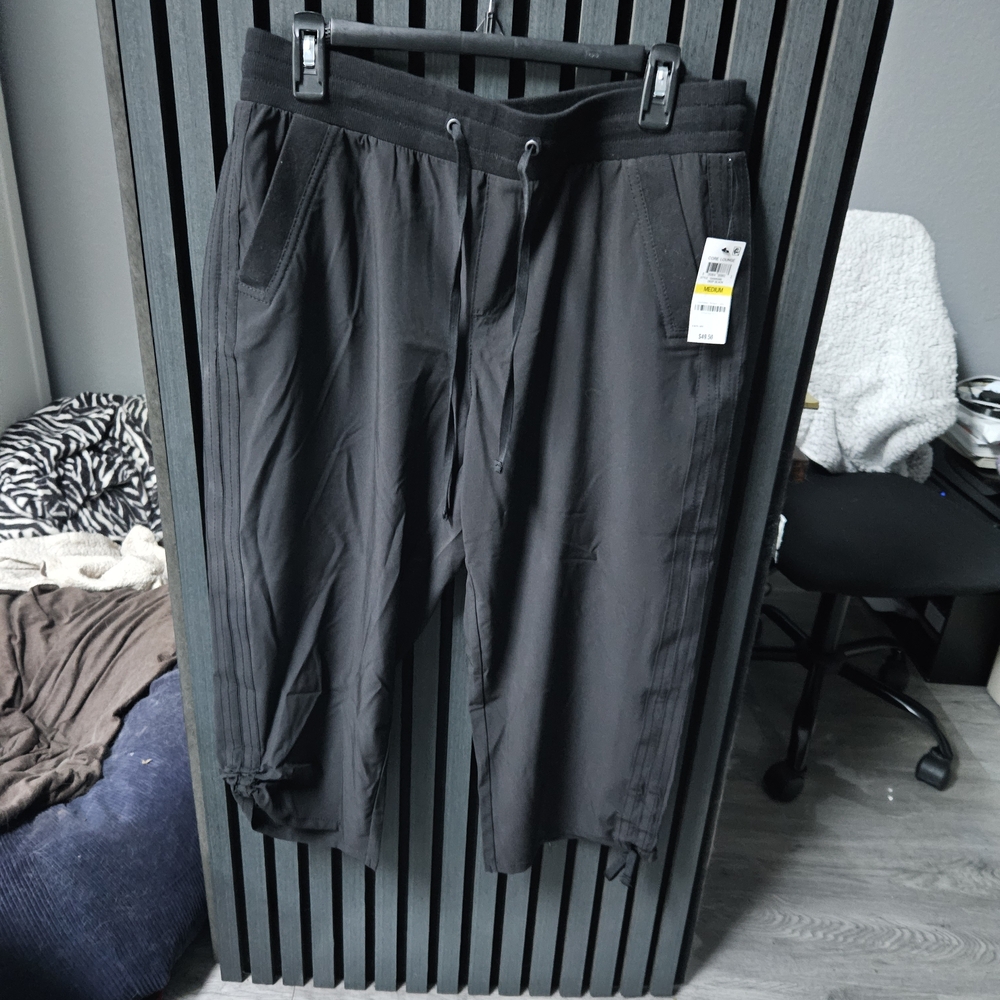 Style & Co. Black Capris